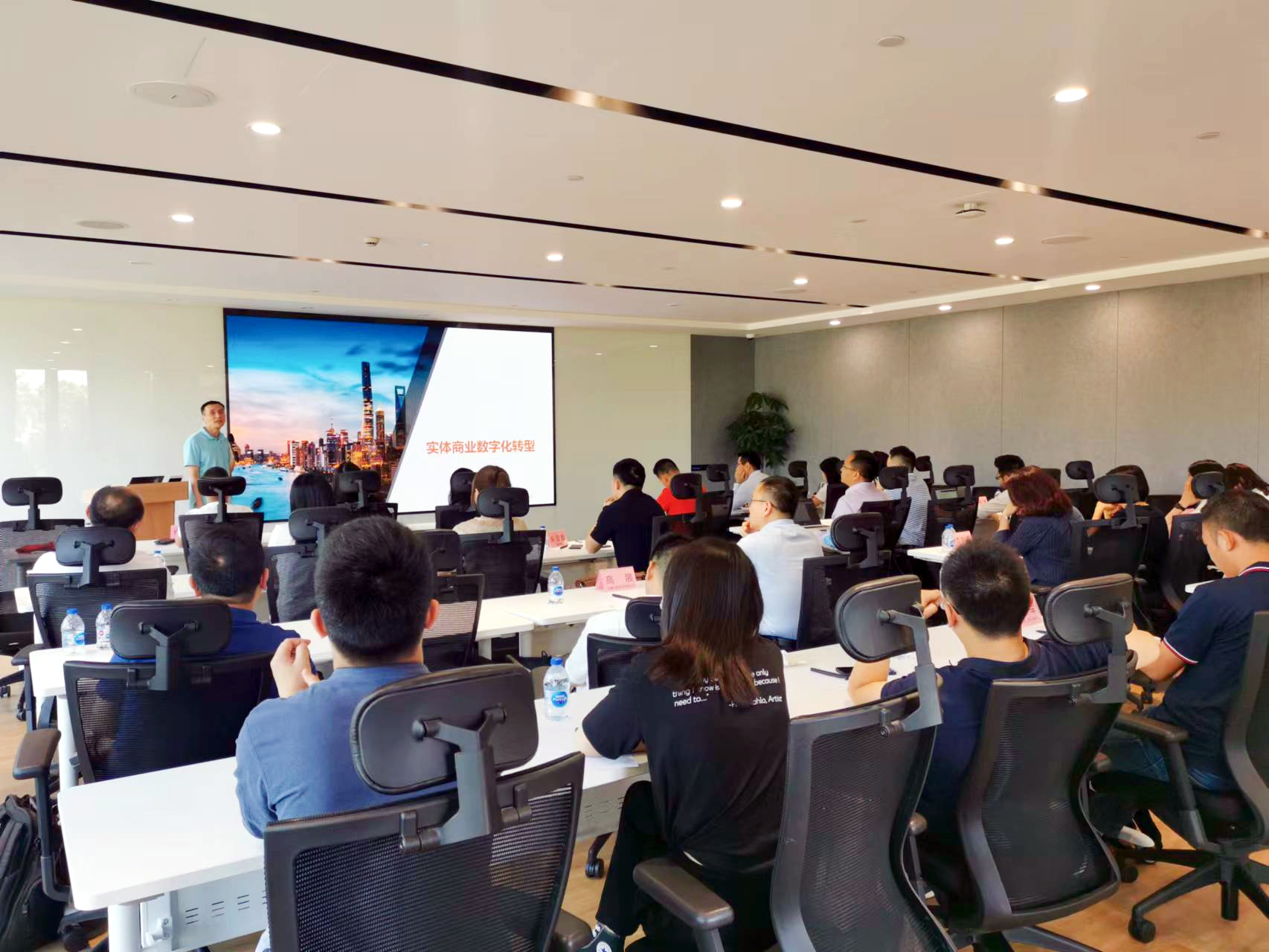 ��8-long8(����)Ψһ�ٷ���վ